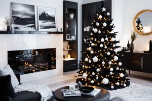 Sapin de Noël noir : la touche chic et moderne pour votre décoration